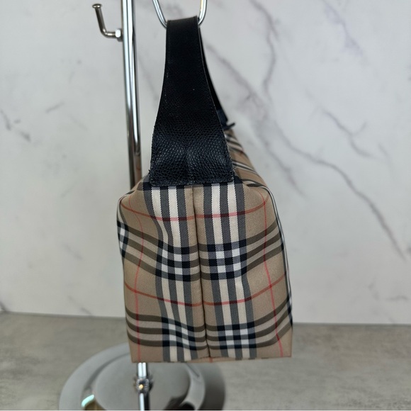 SOLD Burberry Nylon Nova Check Pochette - Picture 4 of 15